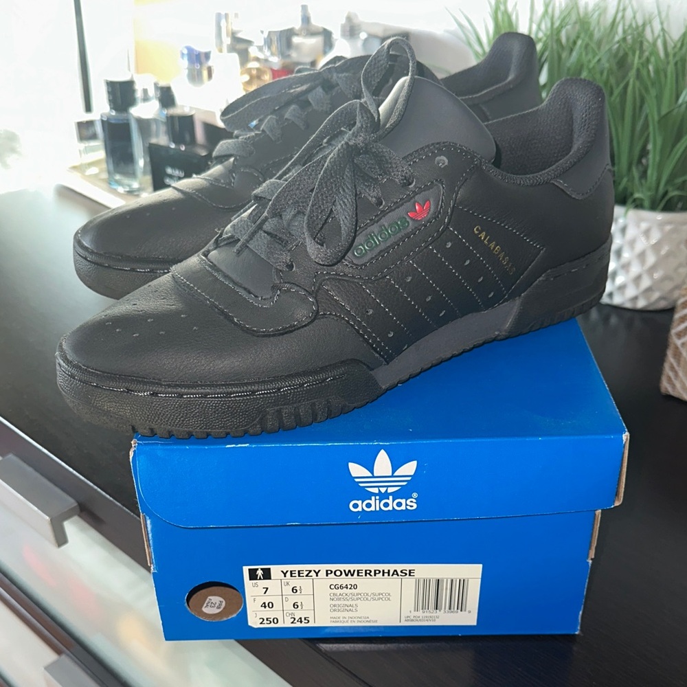 Adidas Yeezy Powerphase Black Sneakers men’s 7 black calabasas